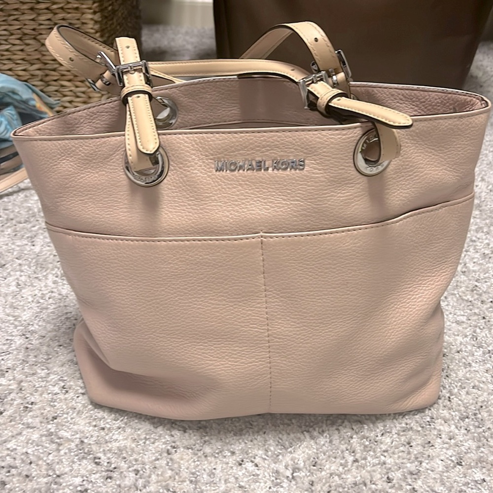 Michael Kors, leather purse/pocketbook
